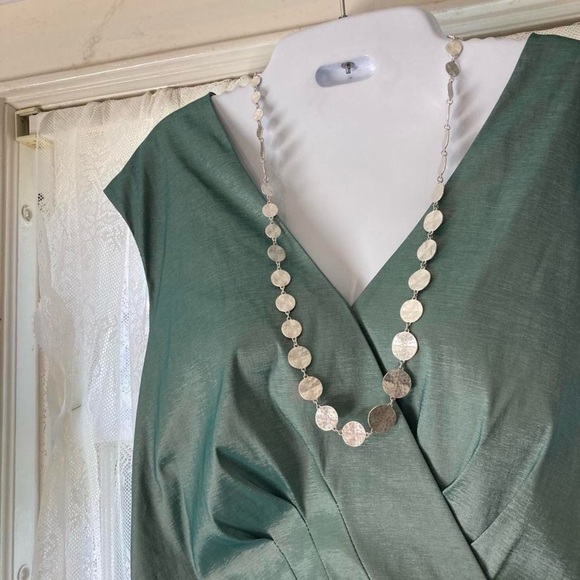 Elegant Silver Disc Necklace - Picture 2 of 2